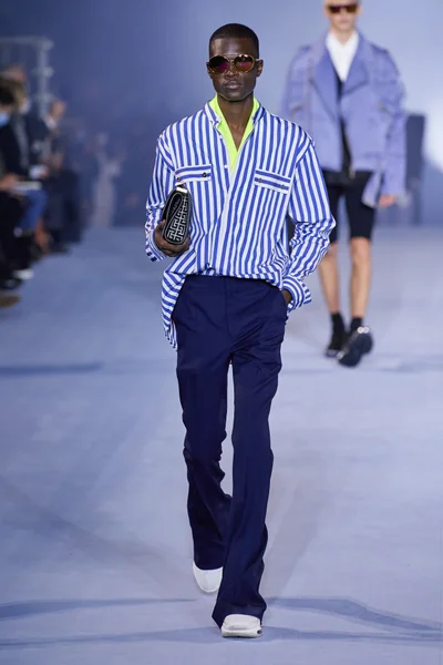 Look 94